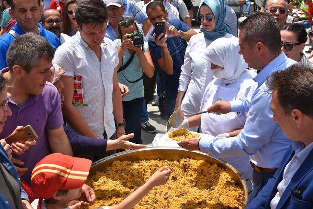 Çanakkale'de, AK Parti'den pilavlı zafer kutlaması