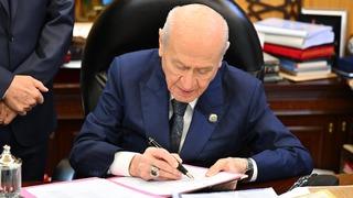 Bahçeli'den çerçeve yasanın kabulü sonrası yeni çağrı: Hukuki ve idari süreçler en kısa sürede hayata geçirilmeli