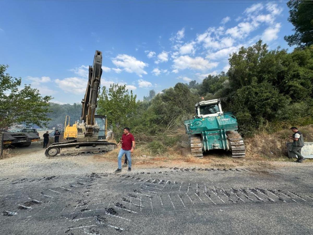 Seydikemer’de orman yangını kontrol altına alındı 2