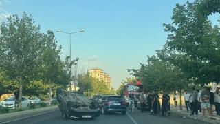 Seyir halindeki otomobil takla attı: 2 yaralı