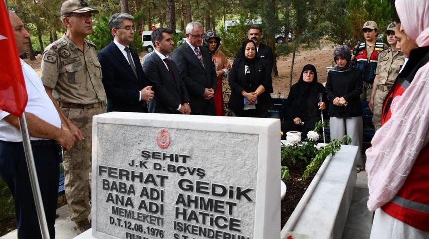 Şehit Baş&ccedil;avuş Ferhat Gedik mezarı başında anıldı