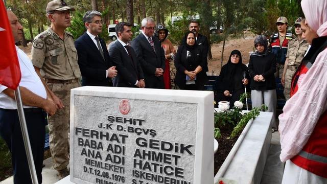 Şehit Başçavuş Ferhat Gedik mezarı başında anıldı