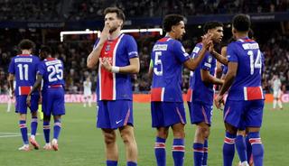 S&uuml;per Kupa'nın sahibi Paris Saint-Germain! Aston Villa'yı ge&ccedil;ti