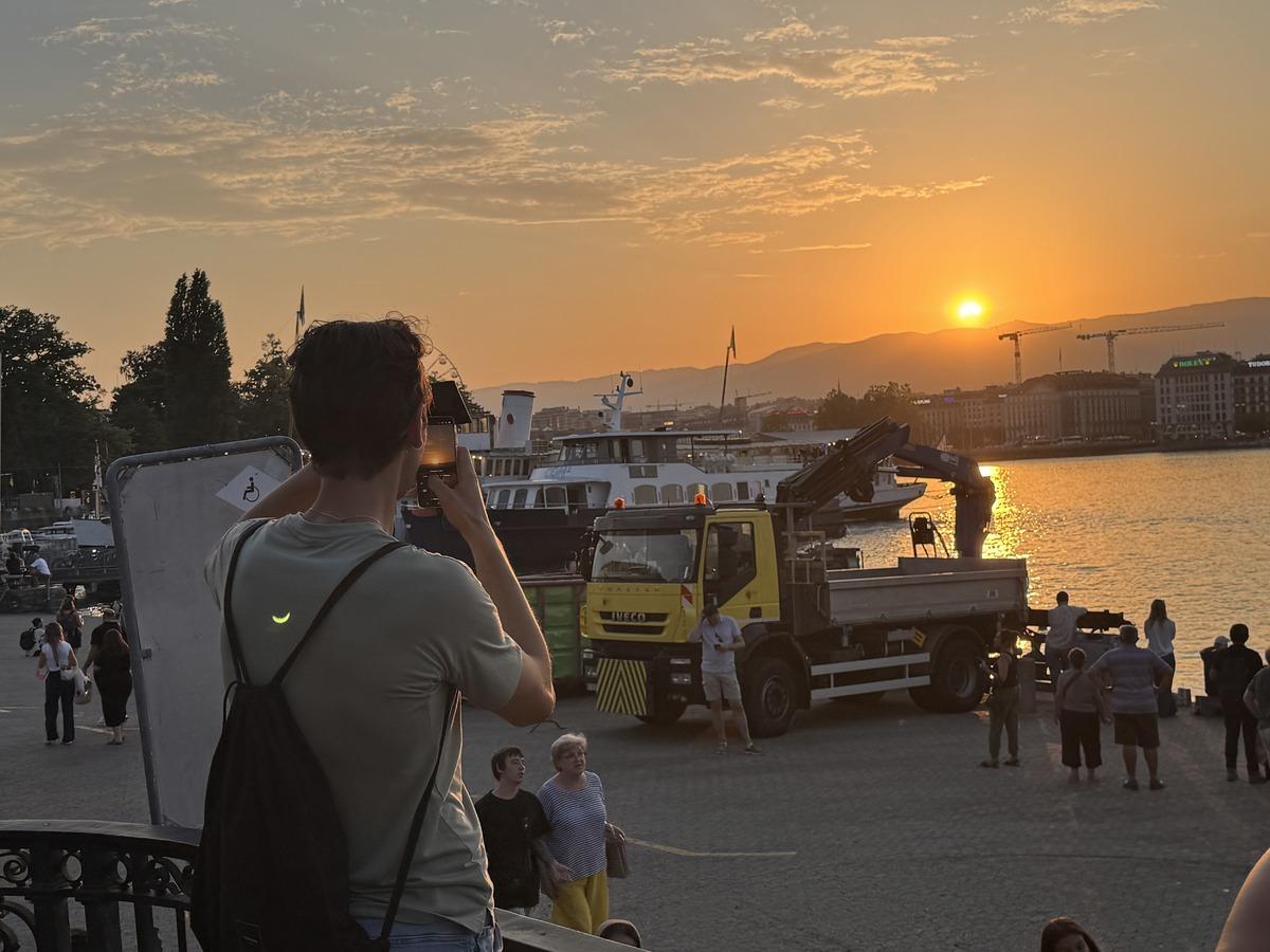 İstanbul da meteor, Avrupa da tam güneş tutulması: İşte görenleri büyüleyen o anların görüntüleri 6