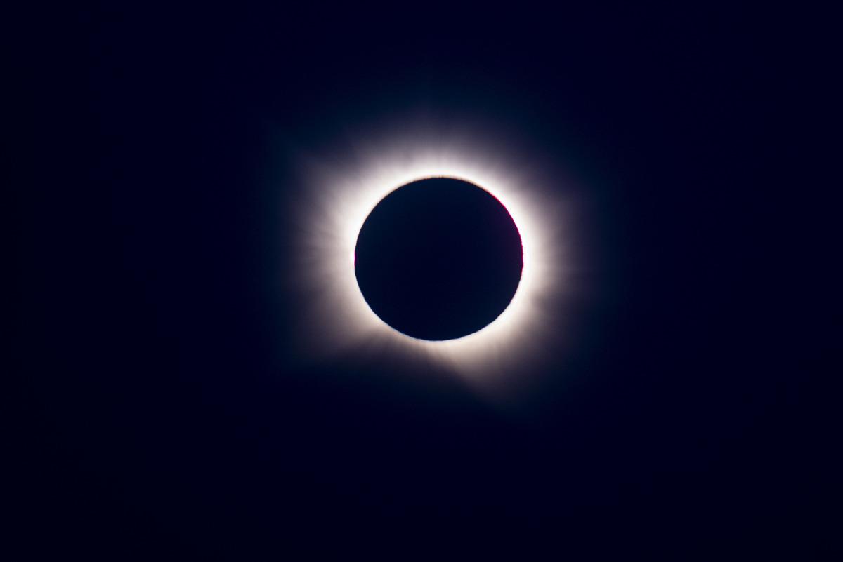 İstanbul da meteor, Avrupa da tam güneş tutulması: İşte görenleri büyüleyen o anların görüntüleri 16