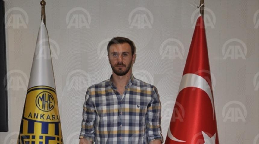 Korcan &Ccedil;elikay, Ankarag&uuml;c&uuml;'nde kaldı