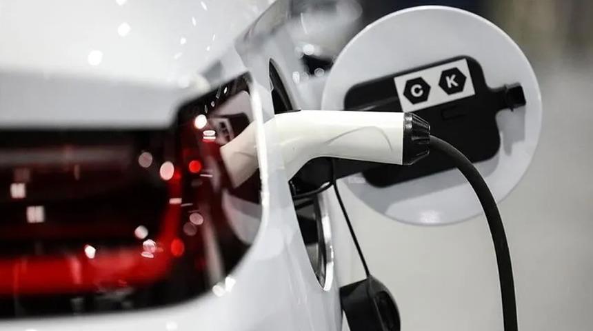 K&uuml;resel elektrikli ara&ccedil; satışları temmuzda yıllık bazda y&uuml;zde 9 artışla 1,85 milyon oldu