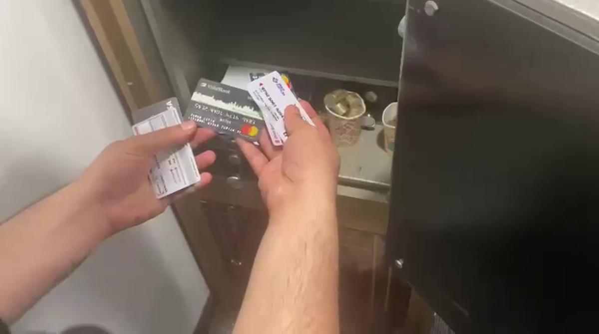 Tomar tomar paralar kilitli kasadan çıktı! Alihan Kuriş suç örgütüne operasyonda dudak uçuklatan görüntüler 5