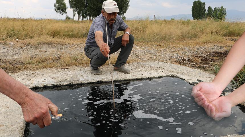 Yerin altından kaynayarak fışkırıyor: Tende şifa, ateşte alev sa&ccedil;ıyor