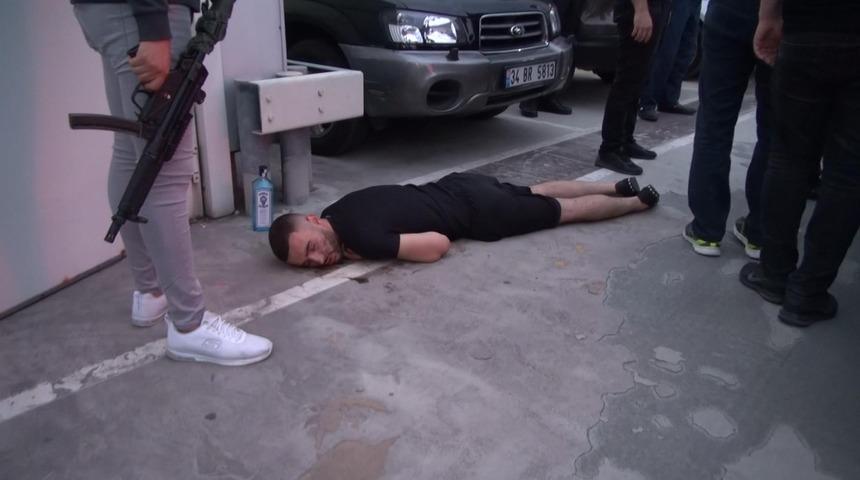 Atatürk Havalimanı'nda hareketli anlar! Alkol komasına giren Arnavut yolcu otoparkta bu halde bulundu!