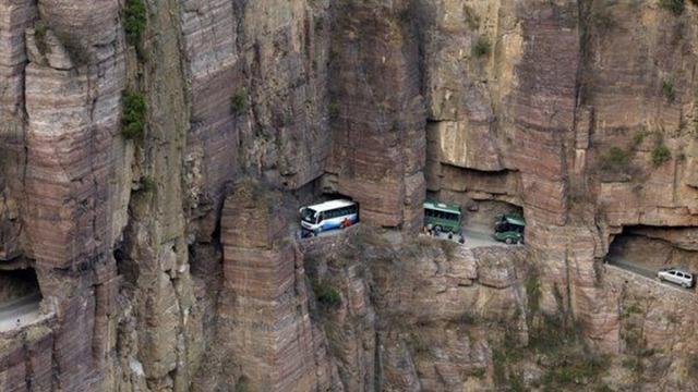 Yolu da penceresi de dağın içinde! 132 yılda yapıldı: Dünyanın en zorlu rotası