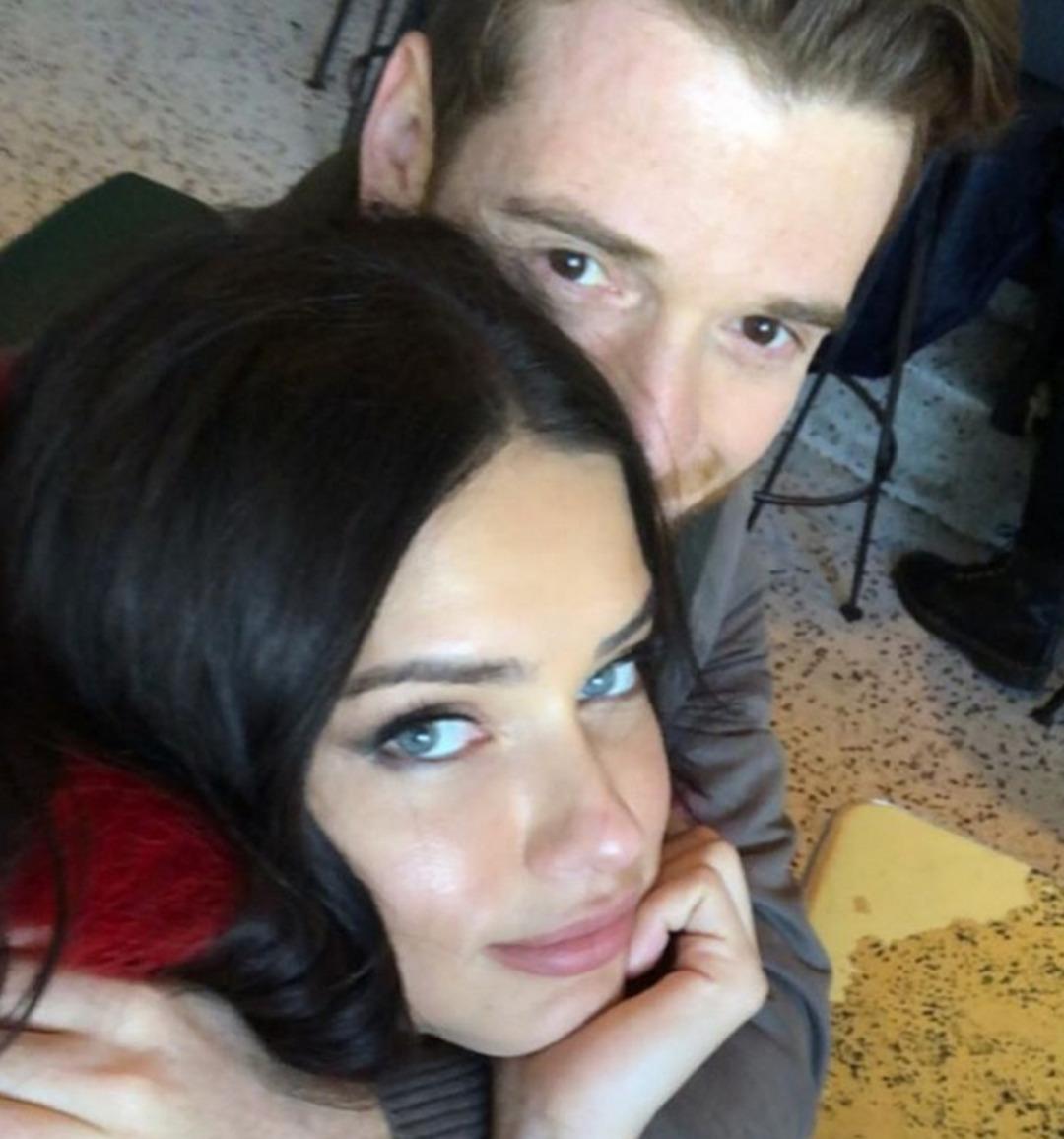 Metin Hara'dan Adriana Lima'ya romantik s&uuml;rpriz!