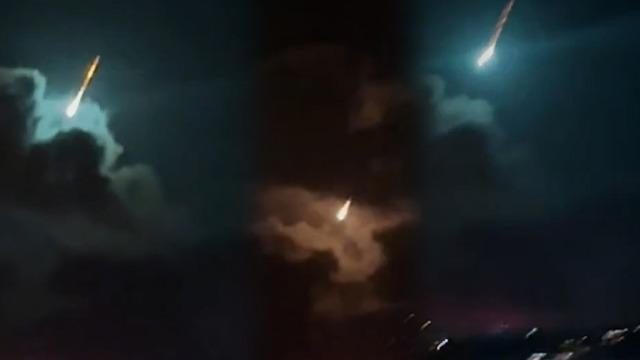 İstanbul Boğazı'na meteor yağdı! Görüntüler sosyal medyada olay oldu