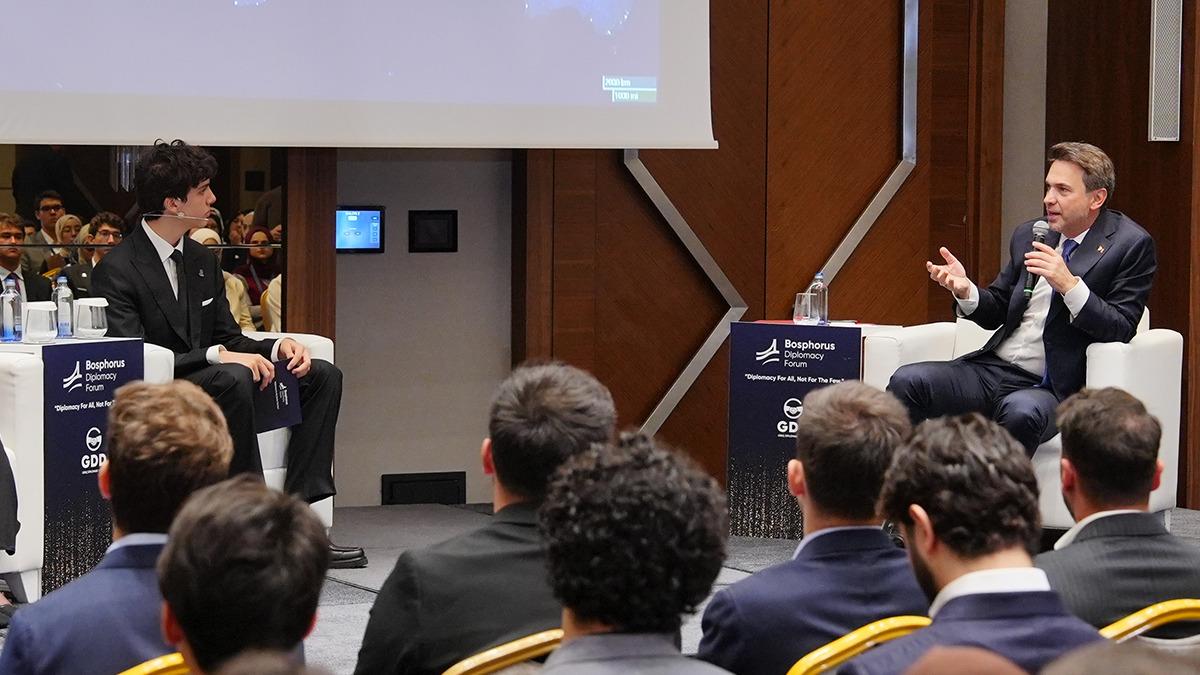 Ömer Tayyip Erdoğan dan Bakan Bayraktar’a “zor” soru! Tarih verdi 2