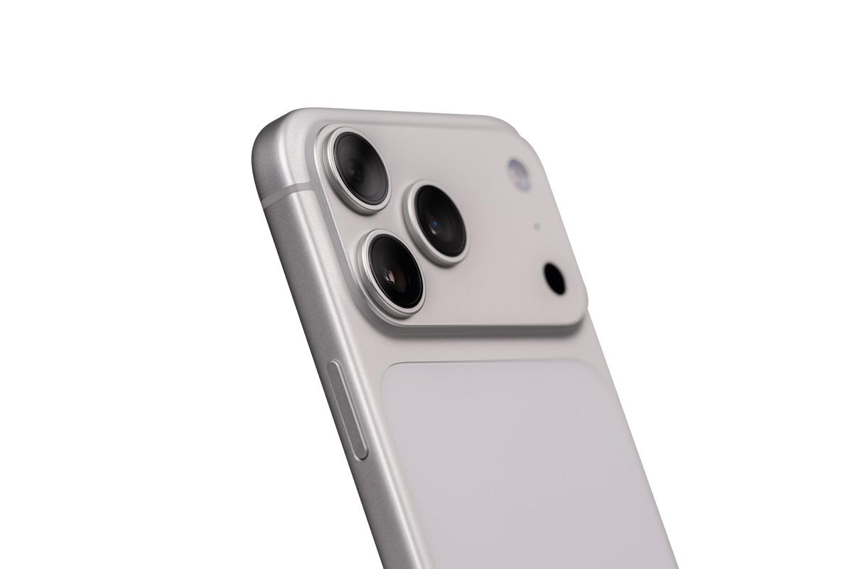 T&uuml;m iPhone lara 100 dolar zam iddiası: 8 Eyl&uuml;l tarihi de g&uuml;ndemde 1