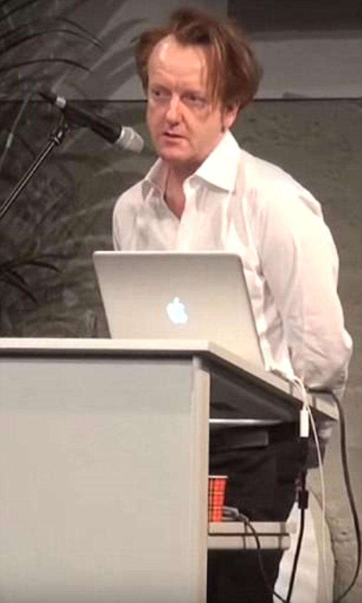 GÜZEL MODEL GEORGE CLOONEY İLE EKRAN KARŞISINA GEÇMİŞTİ