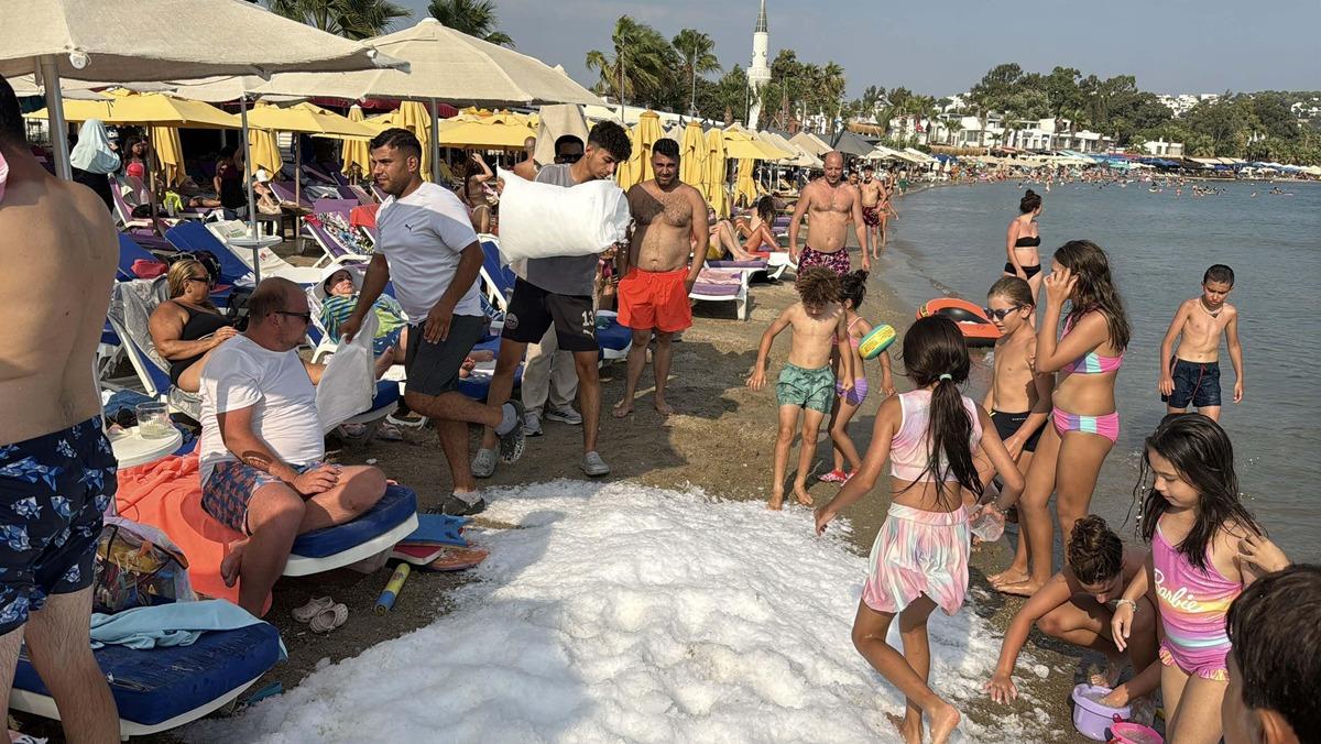Kum değil buz plajı! Bodrum da ezber bozan manzara 3