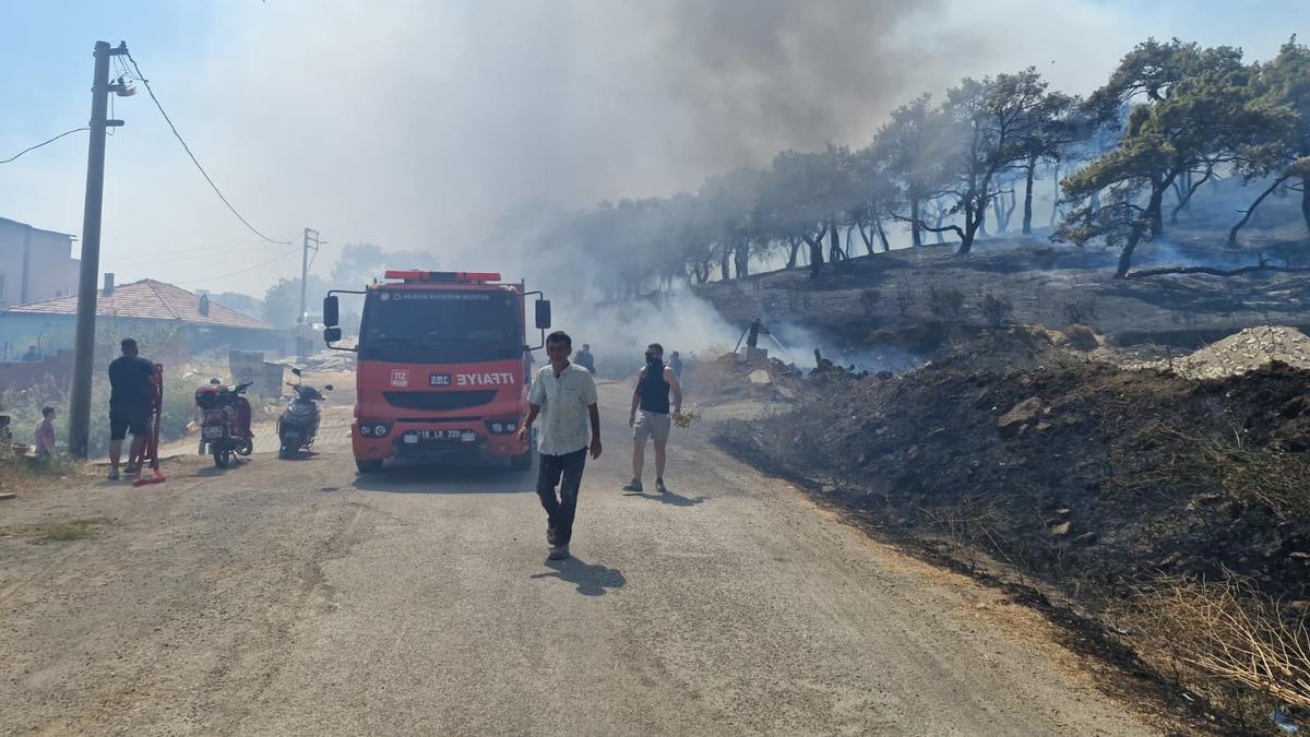 Kaz Dağları nda yangın! Rüzgar şiddetini artırdı, yerleşim yerleri tehdit altında 4