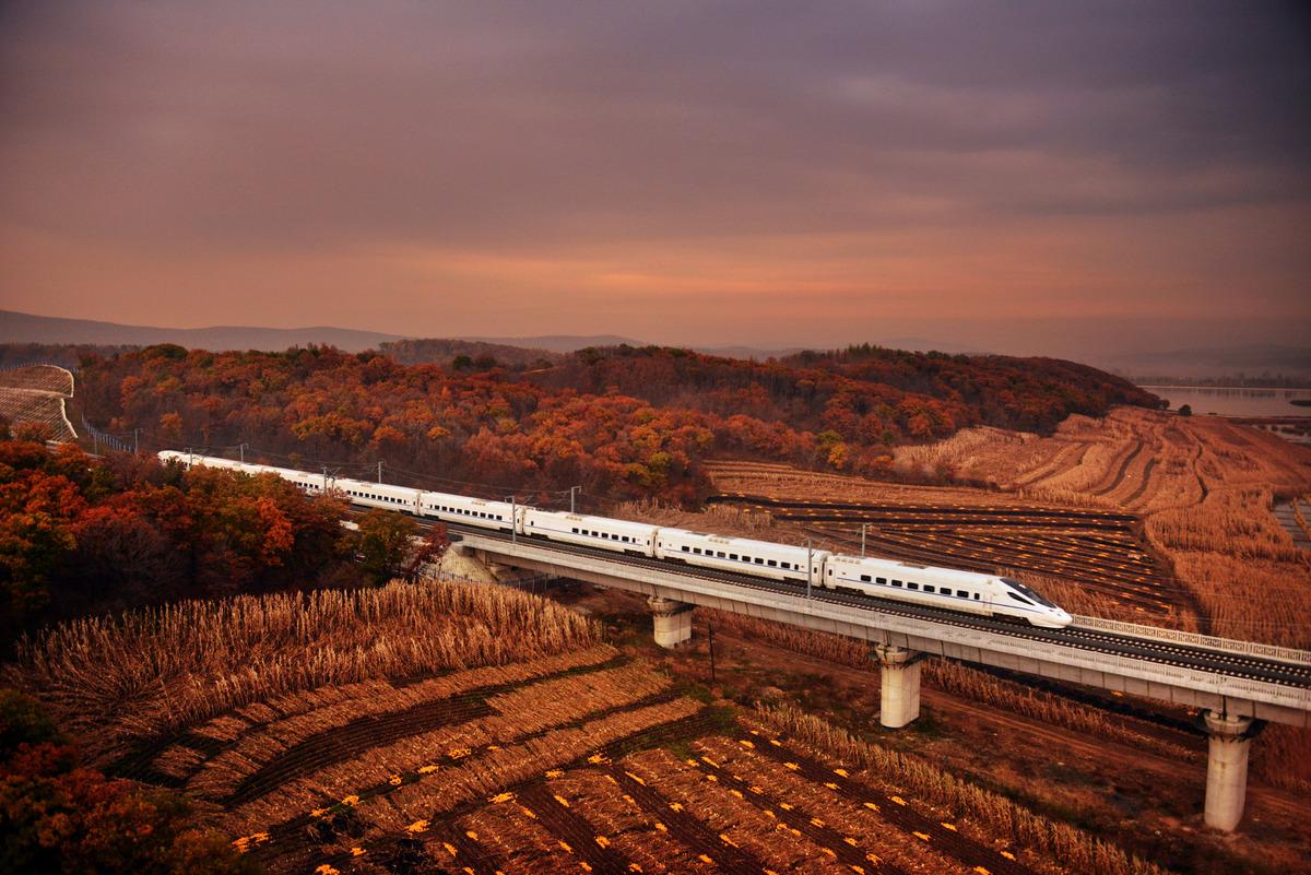 Tren değil sanki u&ccedil;ak! 5 saniyede 800 km/s hıza ulaştı, rekor kırdı 2