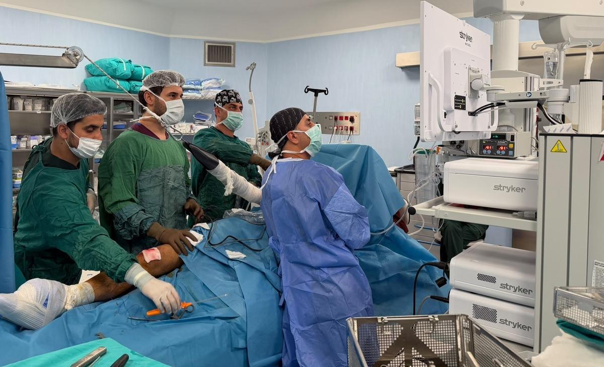 Omuzundaki ağrıya &ccedil;are dizinden geldi! Doktorların yaptığı operasyon şaşırttı 3