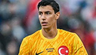 Berke &Ouml;zer adım adım T&uuml;rkiye'ye geri d&ouml;n&uuml;yor! İmzalar an meselesi