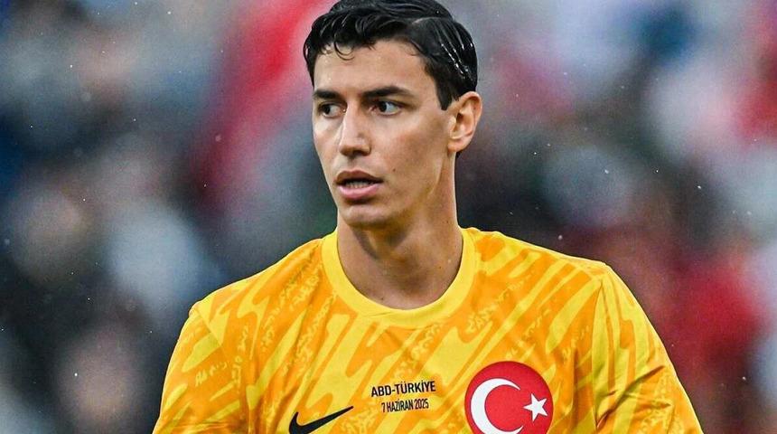 Berke &Ouml;zer adım adım T&uuml;rkiye'ye geri d&ouml;n&uuml;yor! İmzalar an meselesi