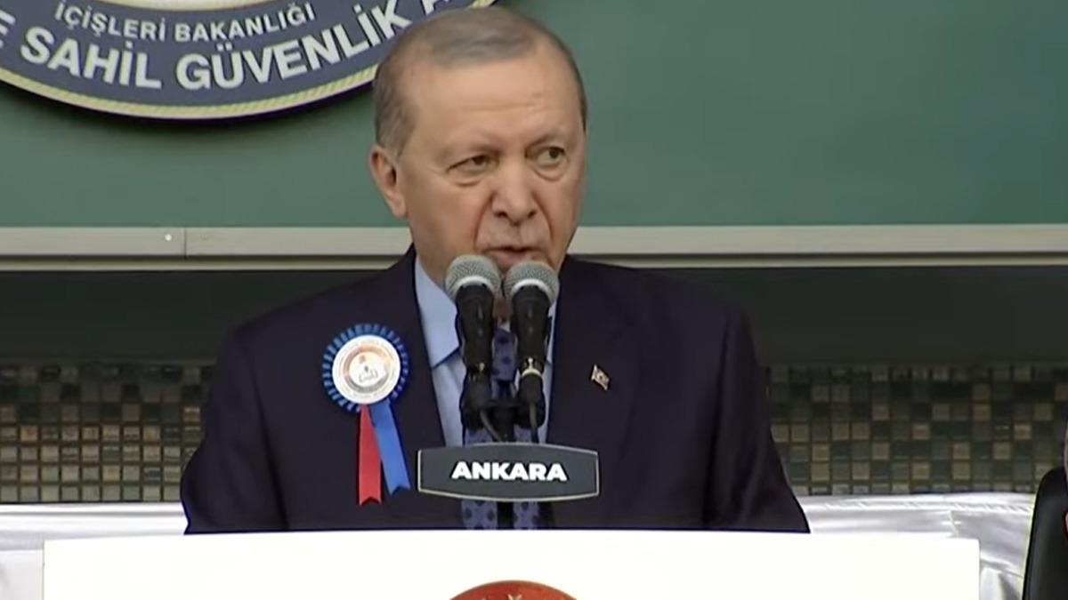 Cumhurbaşkanı Erdoğan Jandarma Mezuniyet T&ouml;reni nde konuştu: "Kanun teklifi tarihi bir adımdır" 2