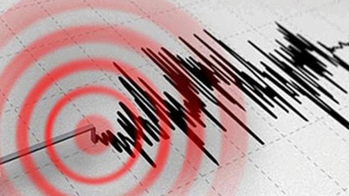 Deprem uzmanı Prof. Dr. Bektaş tan o b&ouml;lgeyle ilgili kritik uyarı: "Bug&uuml;n dikkat &ccedil;eken bir deprem k&uuml;melenmesi oldu" 2