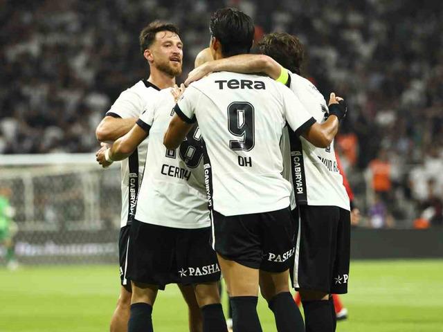(&Ouml;zet) Beşiktaş - Hradec Kralove Ma&ccedil;ı &Ouml;zeti ve T&uuml;m &Ouml;nemli Anları