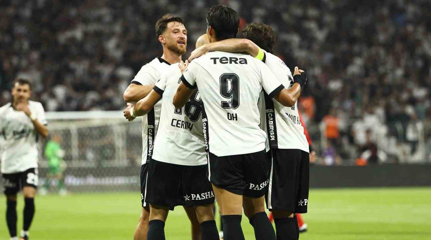 (&Ouml;zet) Beşiktaş - Hradec Kralove Ma&ccedil;ı &Ouml;zeti ve T&uuml;m &Ouml;nemli Anları