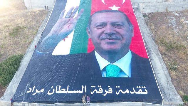 Afrin'de Öcalan resminin imha edildiği alana dev Erdoğan posteri