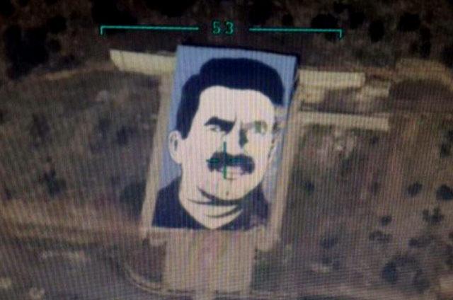 Afrin'de Öcalan resminin imha edildiği alana dev Erdoğan posteri