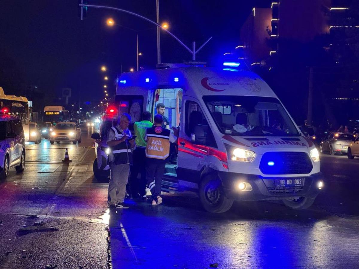 Balıkesir de feci kaza: 1 çocuk hayatını kaybetti, 1 çocuk ağır yaralandı 3