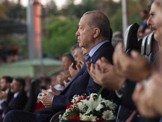 Erdoğan'ın yapacağı 'tarihi konuşma' bug&uuml;n! AK Parti, 25 yaşında...
