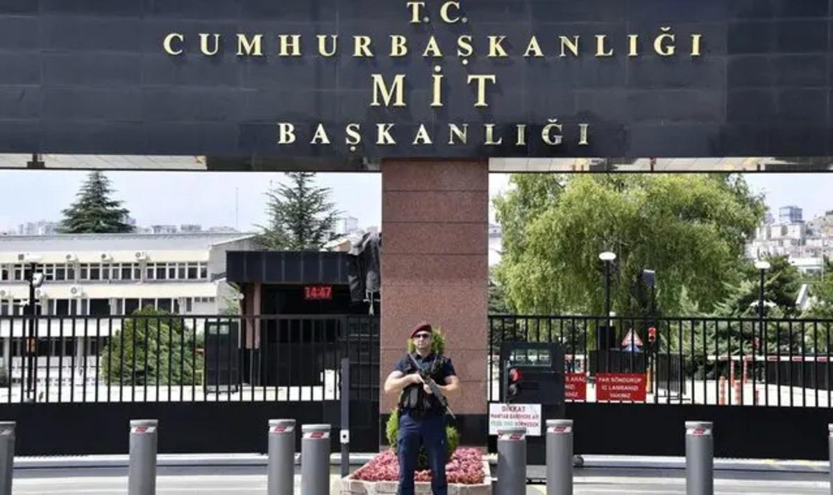 Son dakika | Bakan G&uuml;rlek in adını kullanıp kendilerini MİT g&ouml;revlisi diye tanıttılar! Sahtekarlar yakayı ele verdi 2