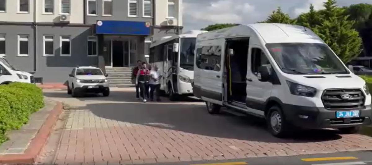 Son dakika | Bakan G&uuml;rlek in adını kullanıp kendilerini MİT g&ouml;revlisi diye tanıttılar! Sahtekarlar yakayı ele verdi 1
