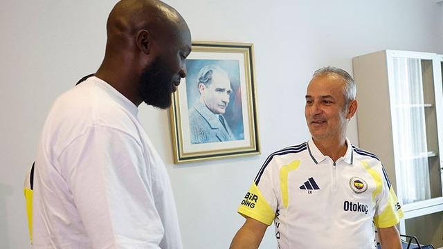 Fenerbahçe’nin yeni transferi Lukaku tesisleri gezdi