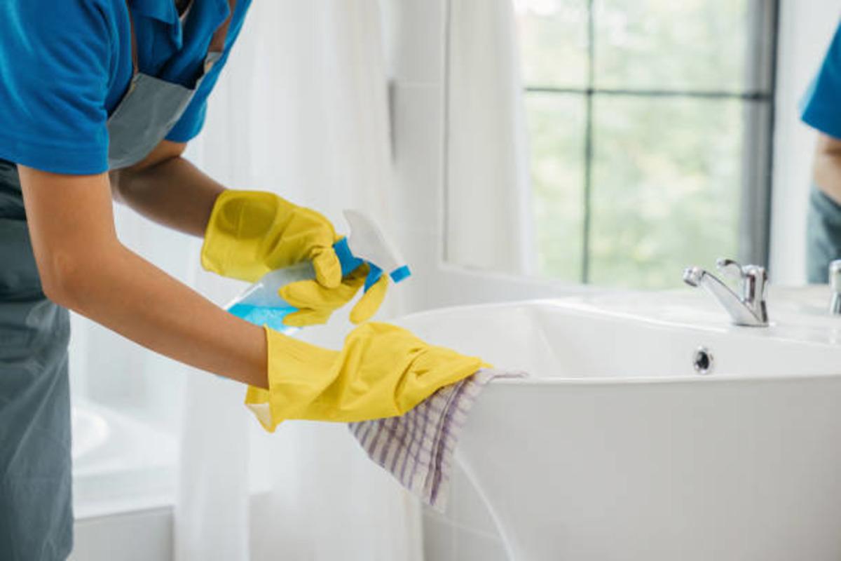 Temizlik spreyini sıktığı an enerjisi %200 e çıkanların çok iyi bildiği 10 his 4
