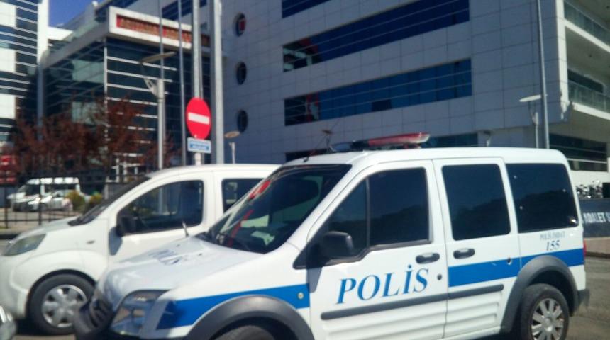 İcra M&uuml;d&uuml;r Yardımcısı makamında intihar etti