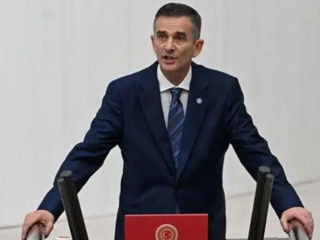 AK Parti'ye ge&ccedil;iyor mu? &Uuml;mit Dikbayır sessizliğini bozdu