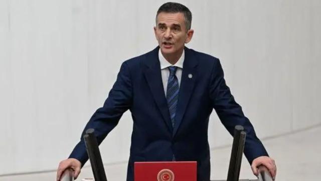 AK Parti'ye geçiyor mu? Ümit Dikbayır sessizliğini bozdu