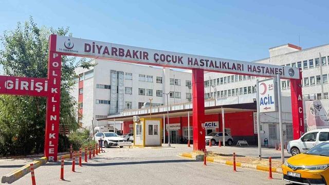 Kedi tarafından ısırılan çocuğa aylar sonra kuduz şoku: Entübe edildi 3