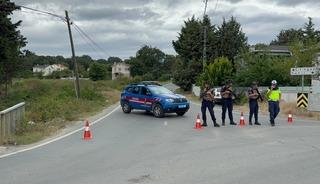  İki g&uuml;nd&uuml;r bitmedi! Eve kapanıp, jandarmaya ateş a&ccedil;tı