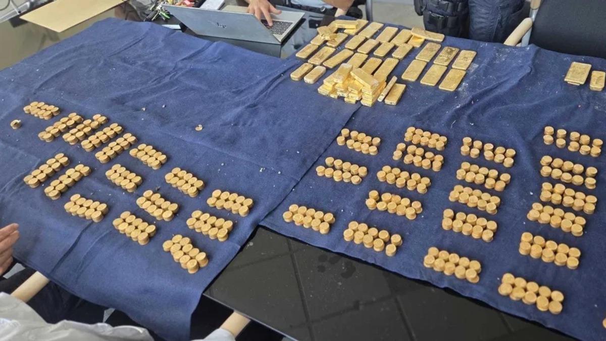 Tadilat sırasında buldular! Duvardan servet çıktı 1