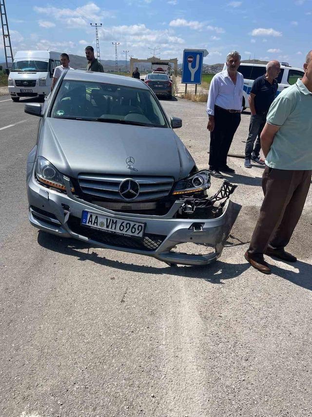 Bayburt&rsquo;ta cenazeye gelenlerin karıştığı kazada 5 kişi yaralandı 1