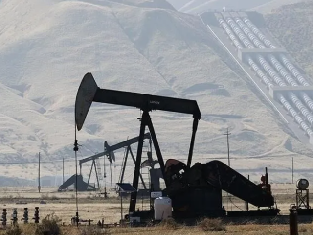 Irak'ın petrol ihracatının ağustos ayında g&uuml;nl&uuml;k 2 milyon varile ulaştığı a&ccedil;ıklandı