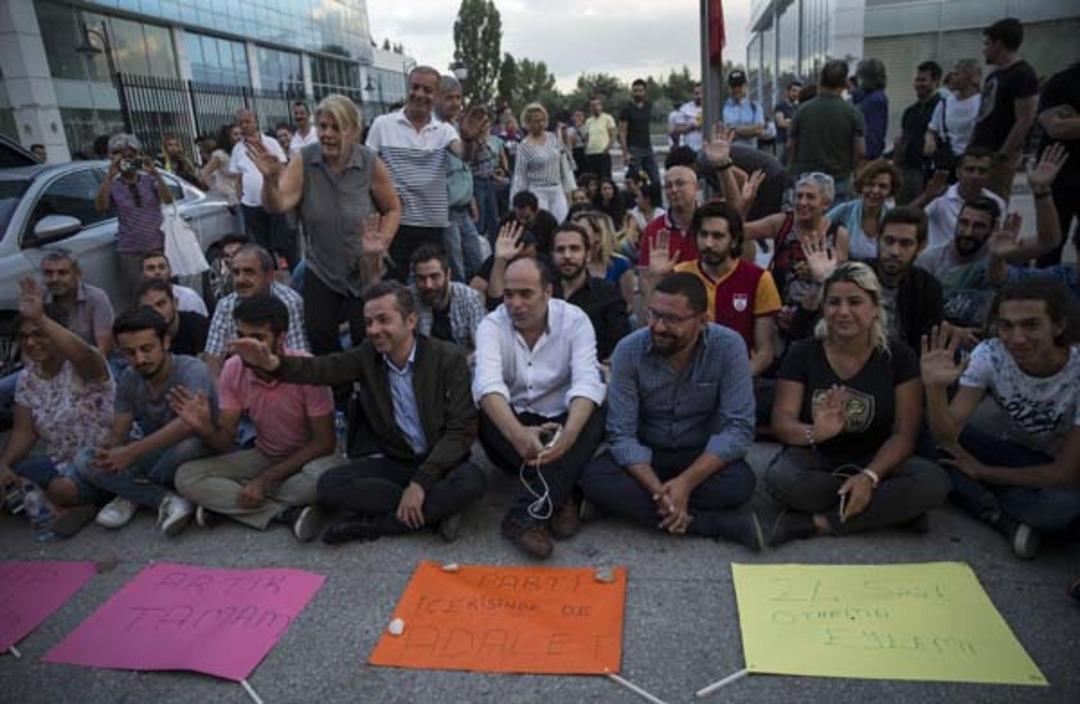 CHP'de isyan b&uuml;y&uuml;yor! 