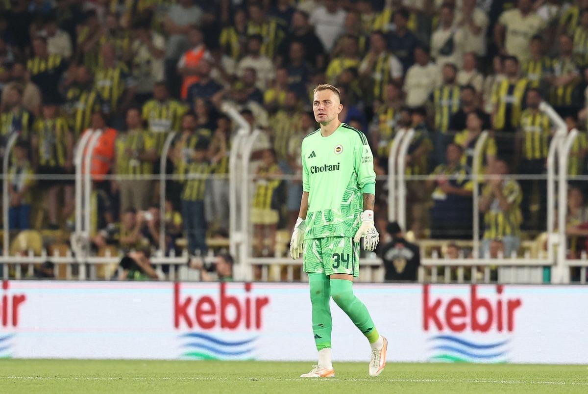 Fenerbahçe de sakatlanan Mert Günok tan kötü haber! 2