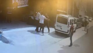 Akraba kavgasında 1 kişi bı&ccedil;aklandı, 6 kişi yaralandı