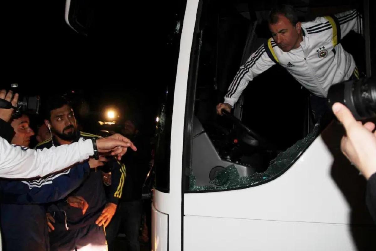 Fenerbahçe otobüsüne saldırı soruşturmasında yeni karar! 1 kişi tutuklandı 3